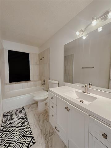 Building Photo - 10320 Wood Heights Dr