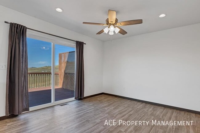 Building Photo - 1740 Harmony Heights Ln