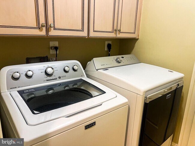 Building Photo - 6403 Velliety Ln