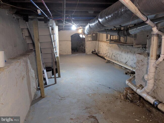 Building Photo - 1261 CHASE