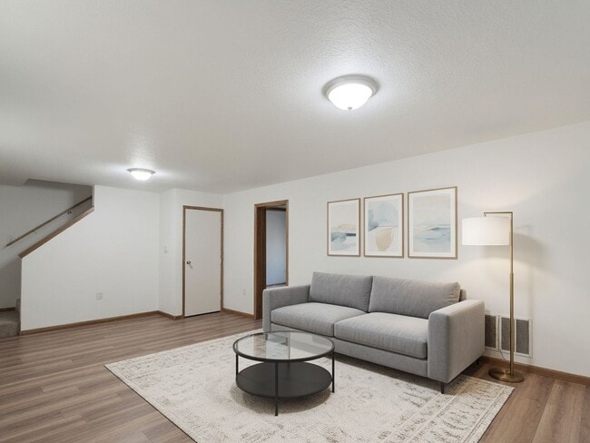 Building Photo - 4 Bed / 2 Full Bath Two-Story Home — Fresh Paint, New Flooring, Detached Garage
