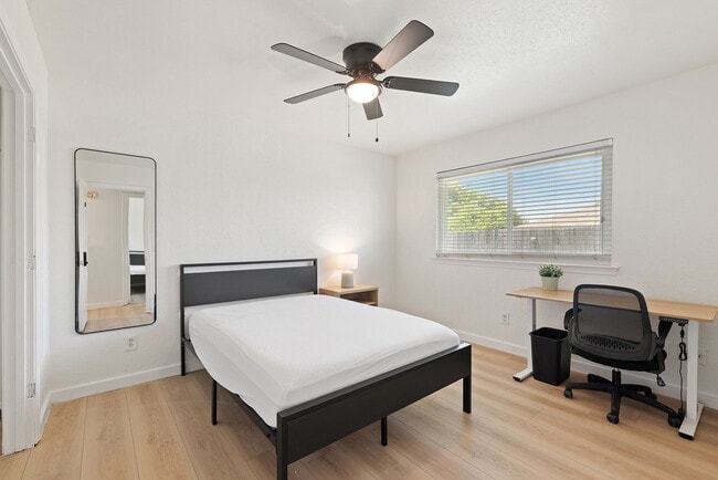 Building Photo - 1910 N Floyd Rd