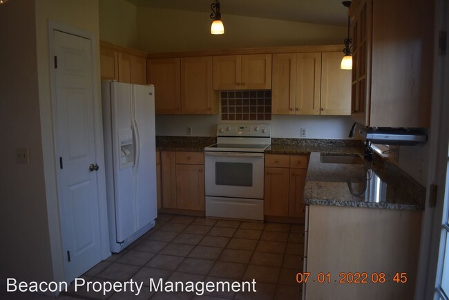 Building Photo - 3 br, 1 bath House - 8867 W. Toller Ave