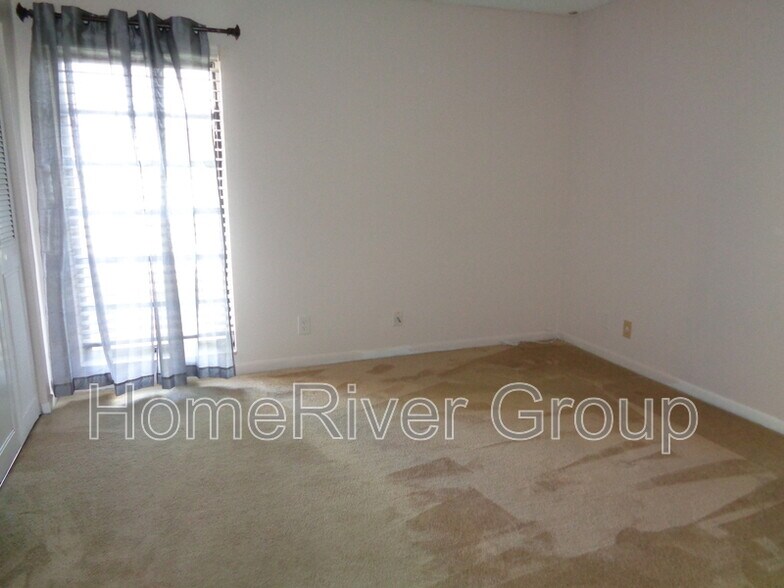 Building Photo - 1384 NW 97th Ter