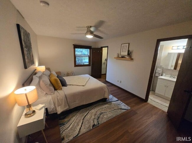 Building Photo - 1632 Sycamore Ct