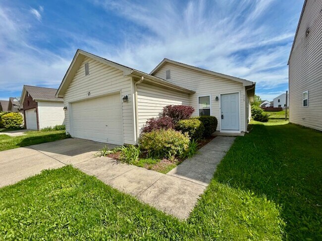 Building Photo - Beautiful 3 Bedroom 2 Bath Ranch On A Pond...