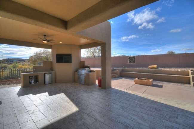 Building Photo - Meriposa Masterpiece