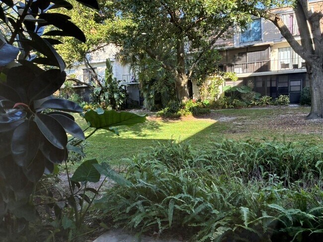 Building Photo - 5999 Village Cir N