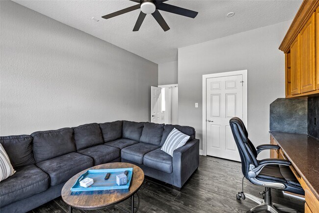 Building Photo - 11601 King George Ct