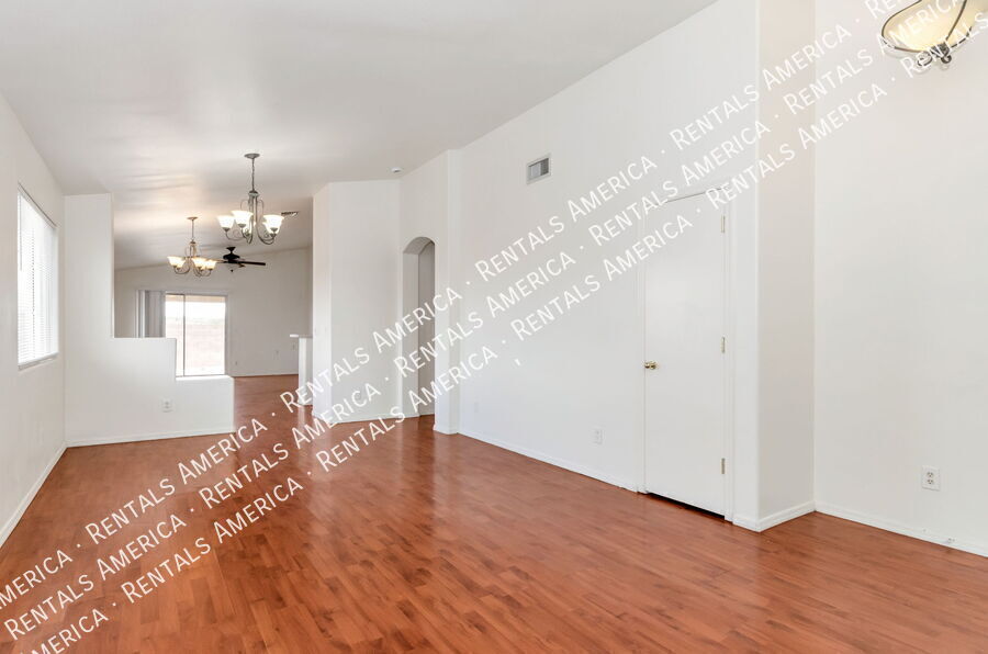 Building Photo - 1202 N Thunder Ridge Dr