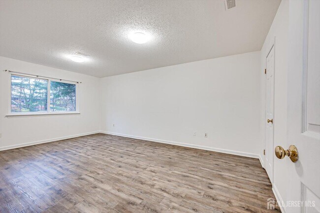 Building Photo - 1116 Edison Glen Terrace