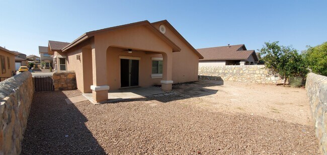 Building Photo - 14345 Apache Point Dr