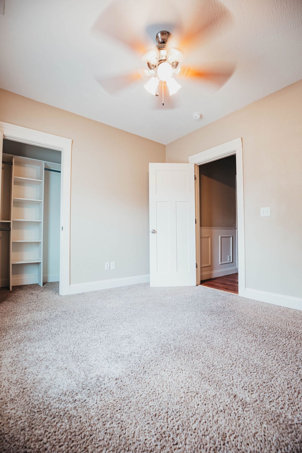 Building Photo - 1046 E Walnut St