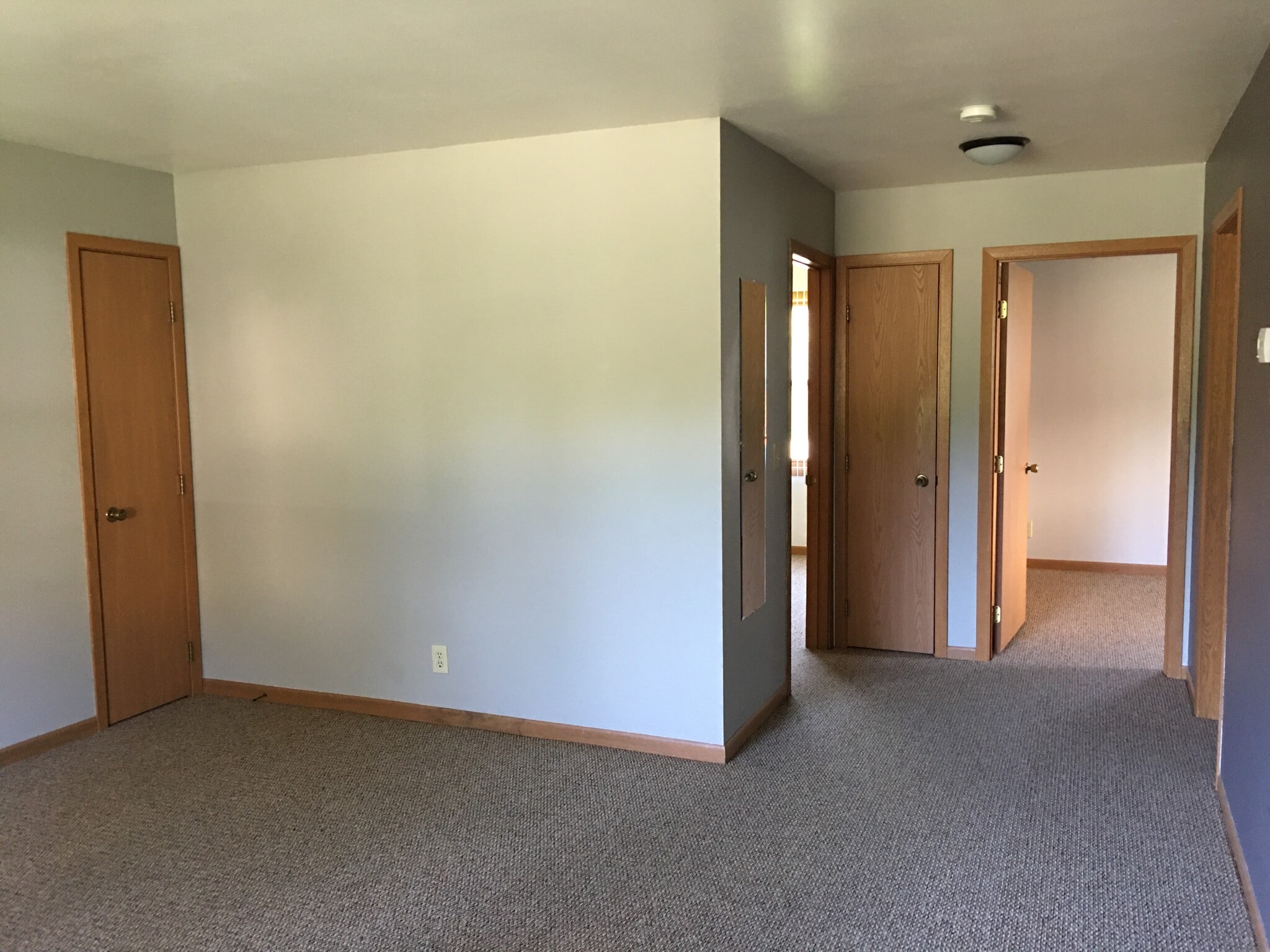 Building Photo - 402 Manchester Ln