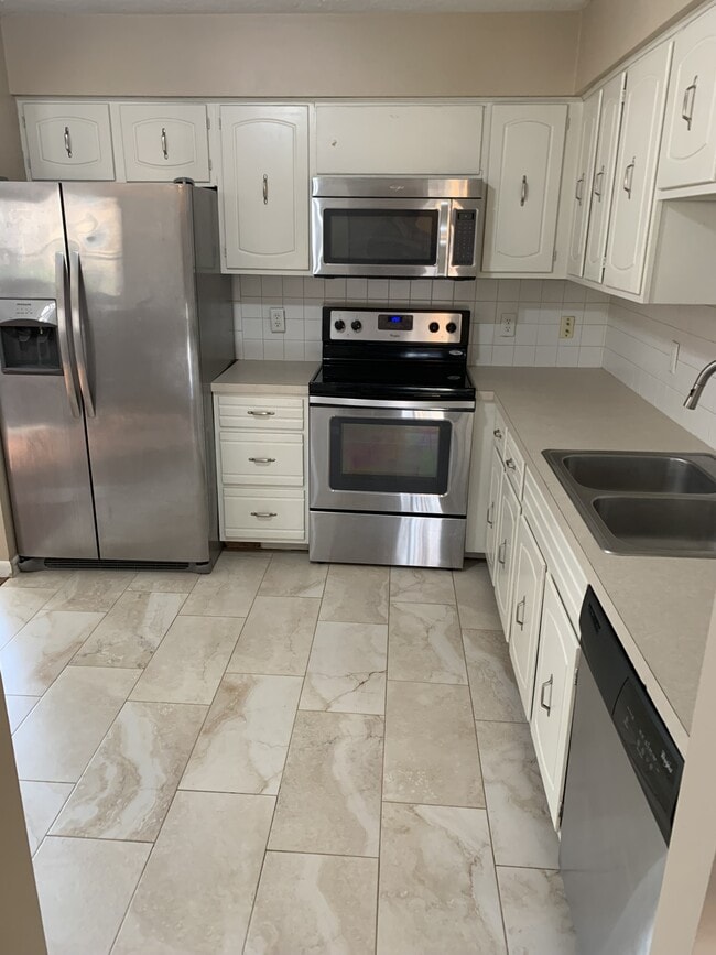 Building Photo - 15105 Westchester Cir