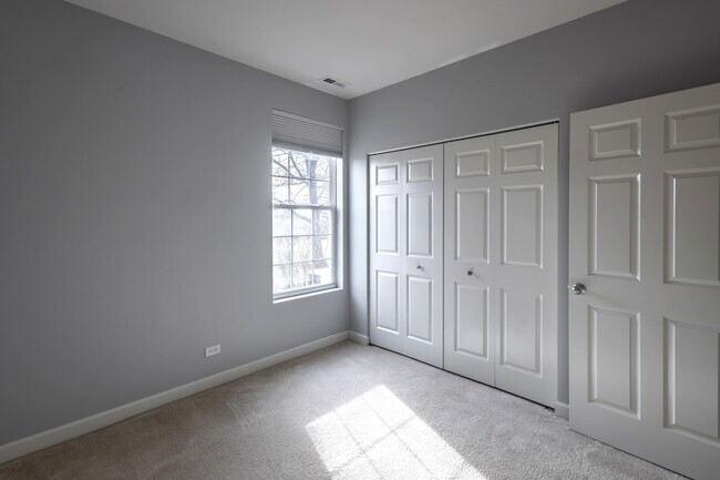 Building Photo - 2641 Loren Ln