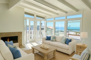 Building Photo - 233 6th St