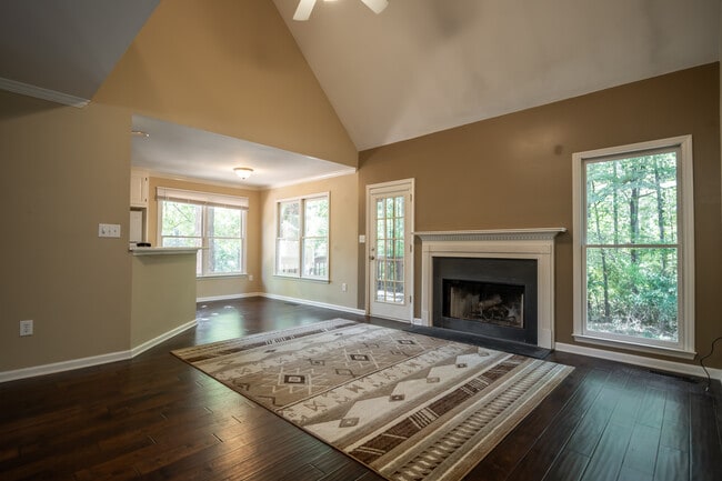 Building Photo - 119 Spring Lake Dr