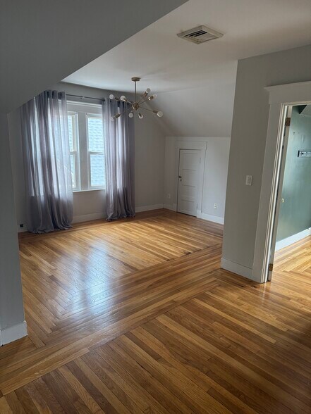 Living room area - 94 Hubinger St