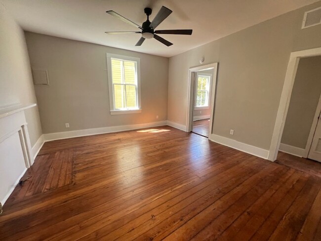 Building Photo - 1 Bedroom 1 Bath Apartment in Wraggsboro -...