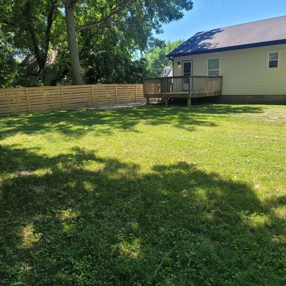 Building Photo - 573 Anita Dr