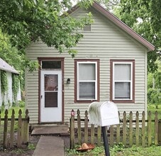 Building Photo - 1021 Pottawatomie St