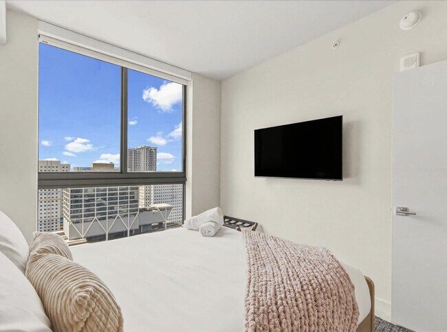 Building Photo - 11 NE 6th St