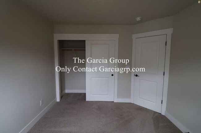 Building Photo - 13712 SW 172nd Ave
