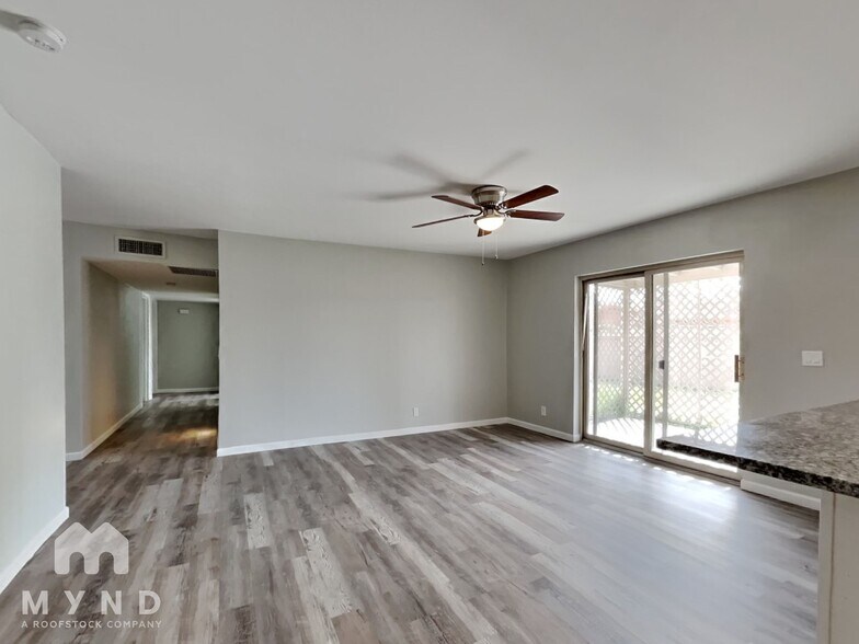 Building Photo - 2009 W Newcastle Cir