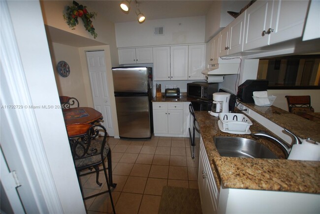 Building Photo - 1310 Tuscany Way