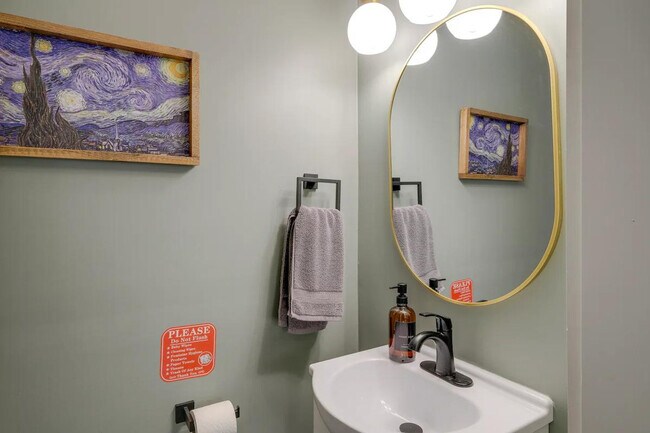 Building Photo - 500 Shelfar Pl