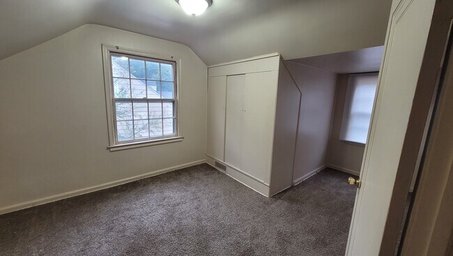 Building Photo - 2556 Thomas st