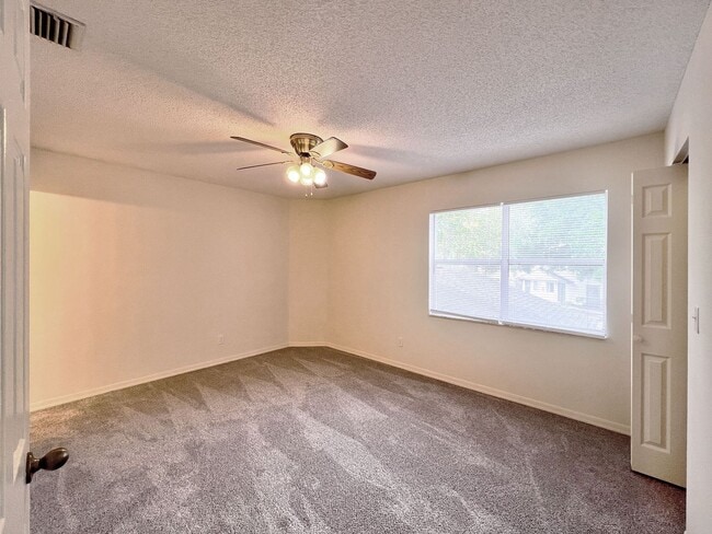 Building Photo - Two-Bedroom Townhome in Winter Haven