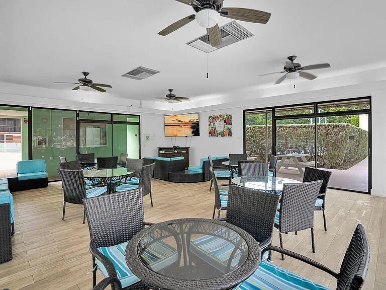 Building Photo - 98202 Windward Ave