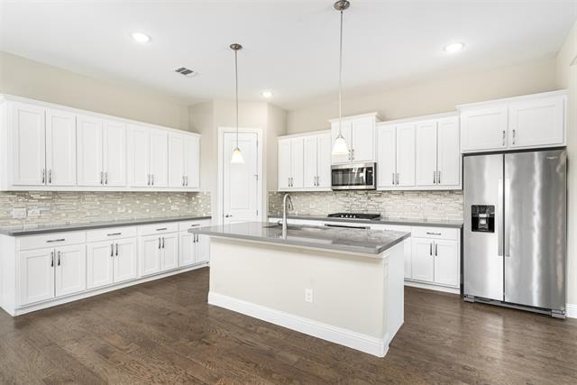 Building Photo - 12261 Hesse Dr