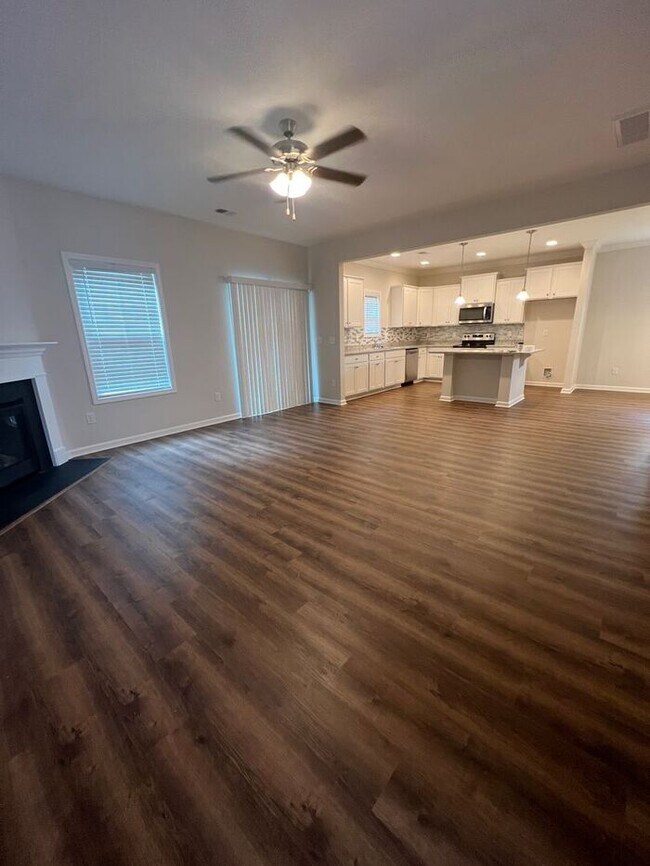 Building Photo - BRAND NEW AND JUST FOR YOU!!