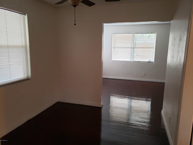 Building Photo - 2334 Rogero Rd