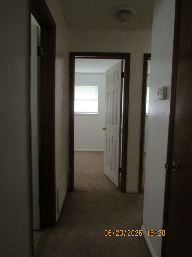 Building Photo - Very nice home located in the Pioneer Park Area! No Pet Home!