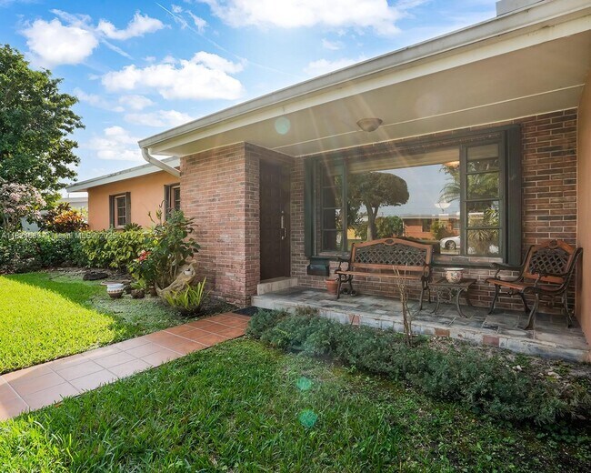 Building Photo - 9460 SW 53rd St