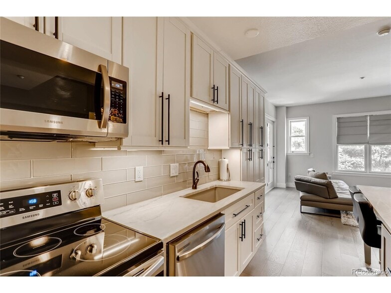 Building Photo - 2200 S University Blvd