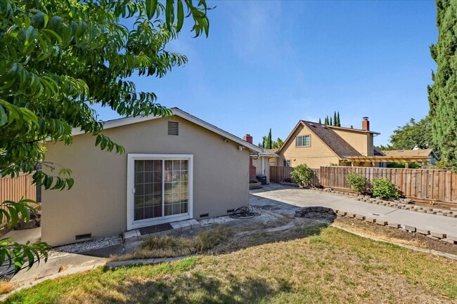 Building Photo - 2651 Poplarwood Way