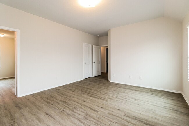 Building Photo - 2796 Atlas Dr