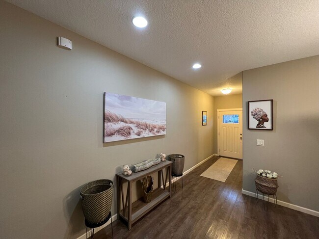 Building Photo - Beautiful Gresham 4 Bed, 2.5 Bath Home!