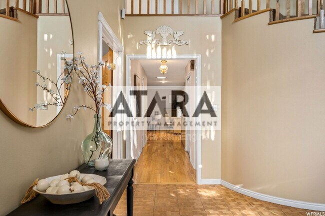 Building Photo - 1577 E Tomahawk Dr