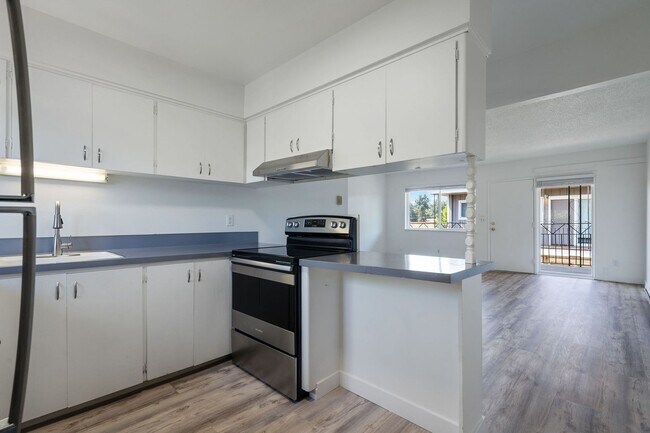 Building Photo - 1Br/1Ba Available