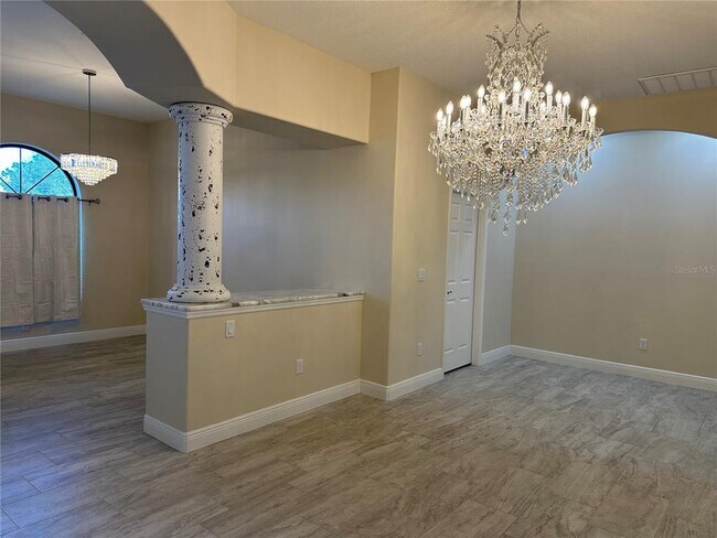 Building Photo - 5780 N Lena Dr