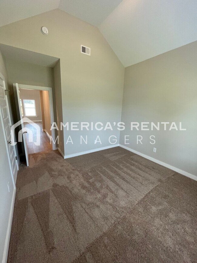 Building Photo - Home for Rent in Eastaboga, AL!! Available...