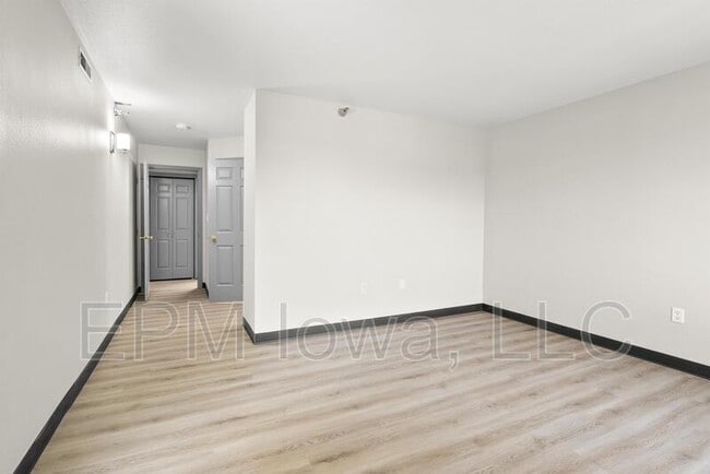Building Photo - 1815 W 18th St