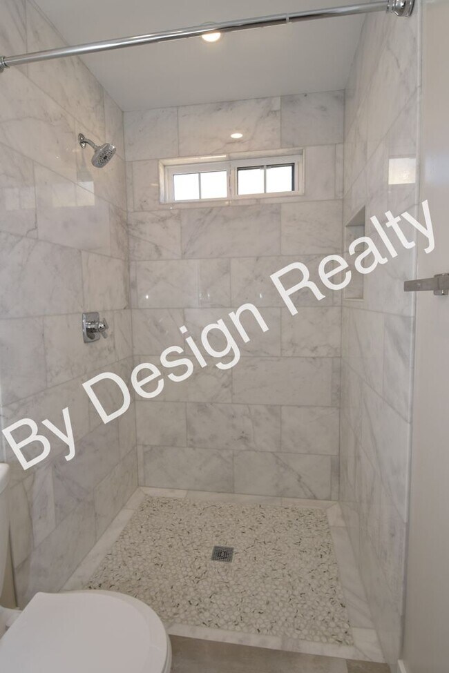 Building Photo - 3 Bed 3 Bath - Built in 2024 - 1/2 Mile to...