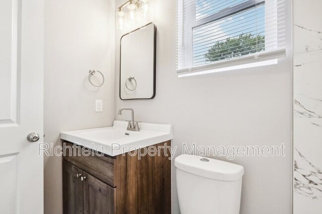 Building Photo - 25 N Drexel Ave